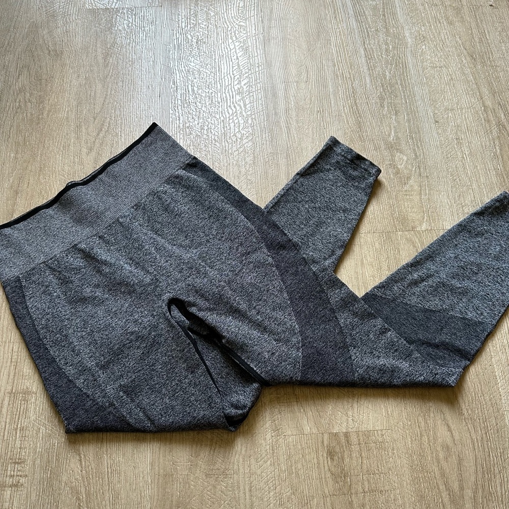 Victoria’s Secret leggings